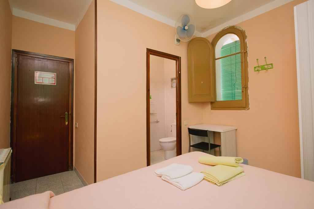 Pension Norma Barcelona Buitenkant foto